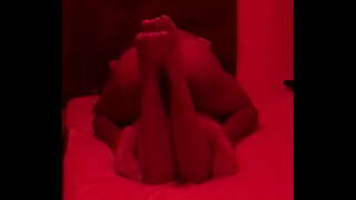 ڈال کو ختم کرنے کے لئے اس کی گرل فرینڈ