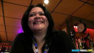 Bir test bekarlığa veda yapmak için gidiyor, gelinin arkadaşına ısıtılır ve genellikle polvazo