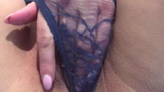 اس کی بلی کے اندر ایک مرگا کی ضرورت ہے. قریبی اپ